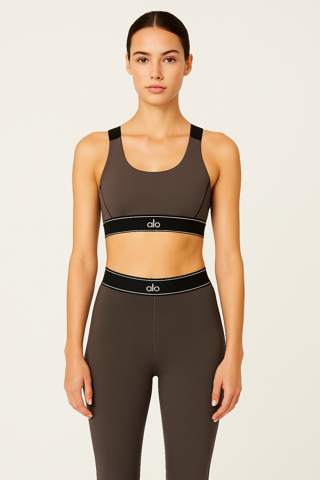 Conjunto Deportivo Café Oscuro con Banda Logo